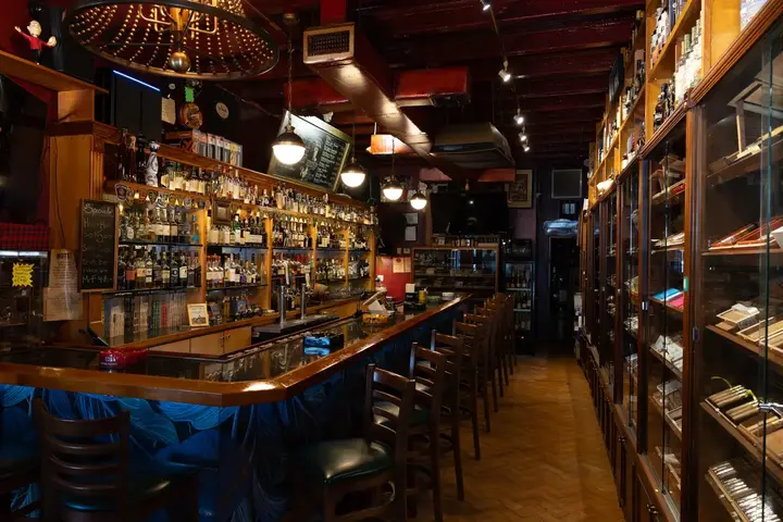 The full bar inside Macabi Cigar Bar on Las Olas